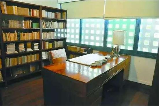 胡适在台湾“中央研究院”的书房（本文图片均转载自微信公号“古代小说网”）